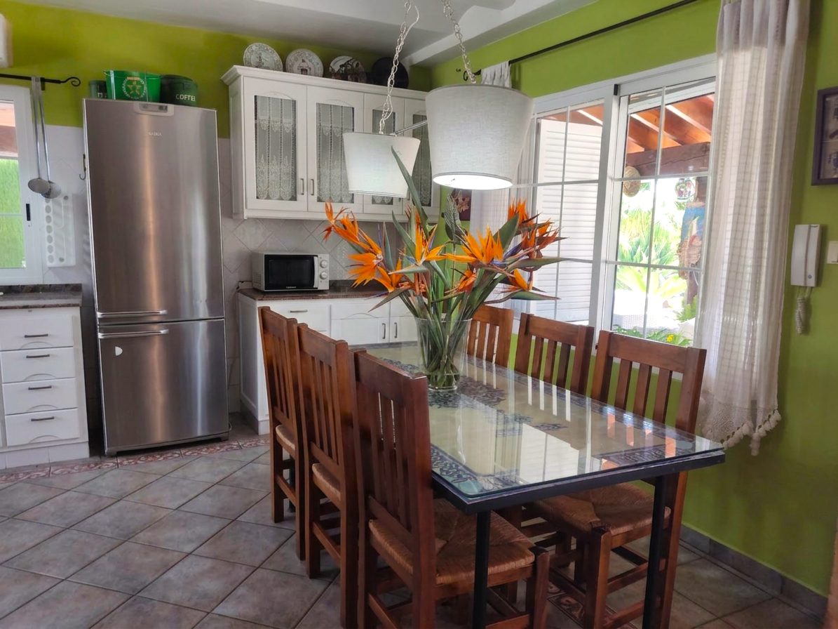 Cocina y salón de Villa Santos